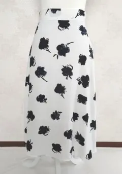 GU フラワープリント フレアロングスカート Mサイズ