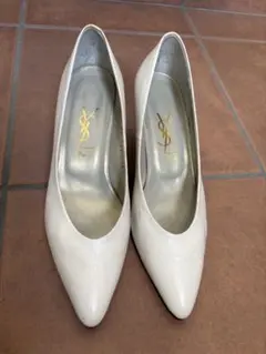 YVES SAINT LAURENT パンプス ホワイト 36.5のサムネイル