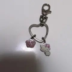ハート型キーリング チャーミーキティピンクのバラ付き キーホルダー