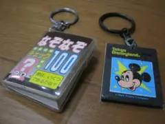 キーホルダー2個 ディズニーランド ミッキー スライドパズル なぞなぞミニブックのサムネイル