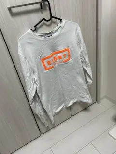 ホワイト 長袖シャツ オレンジロゴ