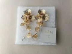 新品　ウェディング　ロングピアス　ゴールド　フラワー