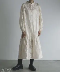ジャガードワンピース　長袖　レース　花柄　アイボリー