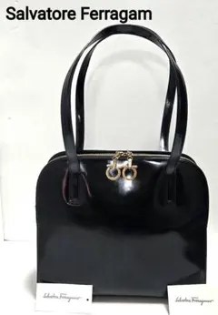 ✨美品✨フェラガモ ガンチーニ パテントレザー　 エナメルショルダーバッグ 黒