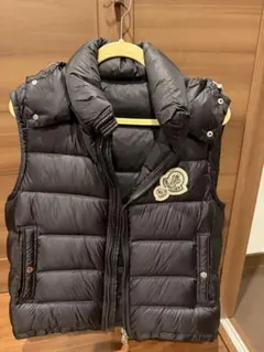 モンクレール　ダブルワッペン　ダウンベスト