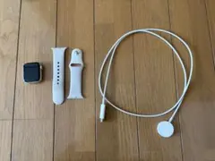 Apple Watch SE第2世代 GPSモデルスターライト（画面部に難あり）