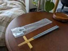 正規品　クチポール　KUBE　箸&箸置きセット　グレーゴールド1セットのサムネイル
