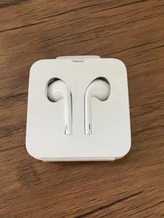 ホワイト 有線イヤホン Lightningコネクタ