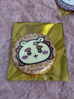 ちいかわ　トレーディングギラギラ缶バッチ　シーサー