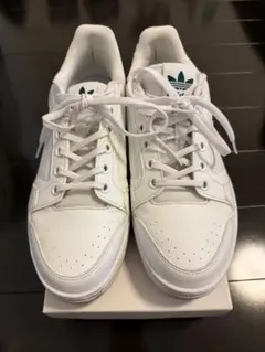 adidas ホワイト スニーカー　27センチ