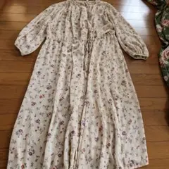 【値下げ】ユニクロフラワープリント 長袖ワンピース　羽織り