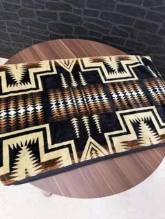 PENDLETON タオルブランケット ネイティブ柄のサムネイル