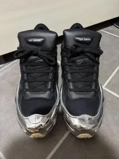 adidas × RAF SIMONS OZWEEGO コアブラック クロームのサムネイル