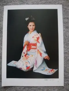 大原麗子　カラーポート　A４サイズ　裏面　真理明美　早田雄二写真集からの切り抜きのサムネイル