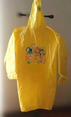 ポケモン フード付きイエロー雨具　レインコート　サイズ120 ポケット付き