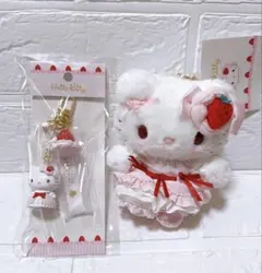 いちごホイップケーキ　マスコット　キーホルダー　ハローキティ　サンリオ