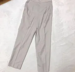 10月31日削除GLOBALWORKウツクシルエットテーパードパンツ アイボリー