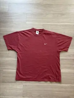 NIKE UNISEX ワンポイント刺繍 Tシャツ レッド Mサイズのサムネイル