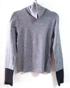 長袖グレー タートル　袖口ブラックシアー