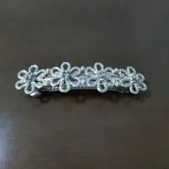 バレッタ　シルバー　花モチーフ