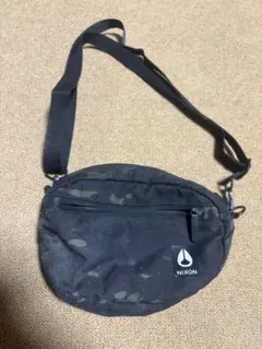 NIXON ボディバッグ ブラック迷彩