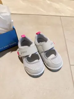 asics スクスク　ベビー　サンダル ライトグレー　13.5㎝