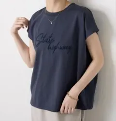 COLLAGE GALLARDAGALANTE モール刺繍フレンチTシャツのサムネイル
