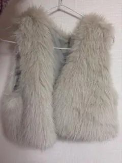 Avail 未使用タグ付き ファーベスト グレー