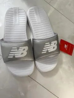 新品 ニューバランス シャワーサンダル 23cm
