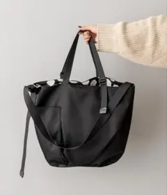 イアパヒヨネ　アジャスタートートバッグ　黒 ドット