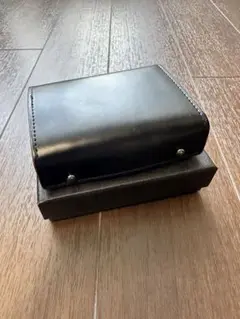 二つ折り財布　本革 ボックス型コインケース付き財布 ブラック
