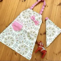 着脱簡単！ 子供エプロン 120 〜 130 三角巾セット☆ 花柄　リス♪