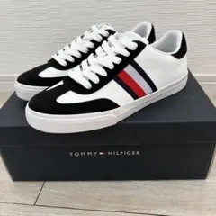 新品 TOMMY HILFIGER スニーカー ホワイト ブラック 23.5のサムネイル
