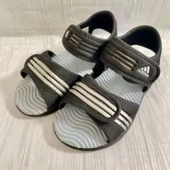 adidas アディダス キッズ　サンダル 18cm ブラック　シルバー