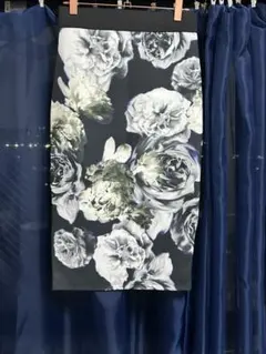ZARA（ザラ）フラワープリントタイトスカート