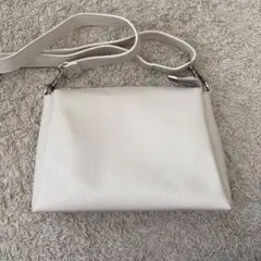 PELLICCIA レザー ショルダーバッグ　ベージュ