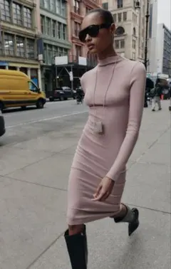 ZARA リブ地ミディ丈ワンピース