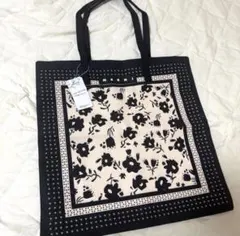 新品未使用 おしゃれ MARNI マーケット バンダナトートのサムネイル