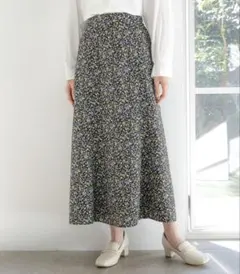 GLOBAL WORK/ 花柄セミフレアスカート