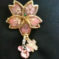 桜とミッキーのブローチレジンハンドメイド