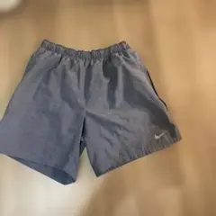 Nike グレー ショートパンツ