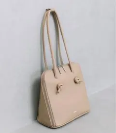 BEAURE ヴュレ カウレザー ブガッティ型 ロングハンドル バッグ ベージュ