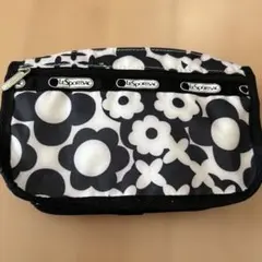 LESPORTSAC 花柄ポーチ 通常価格→900円12/15まで値下げ‼️