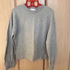 グレー クルーネック トレーナー