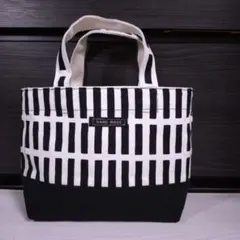 ハンドメイド 、ミニトートバッグ　　　　　　 北欧調の四角（ブラック）