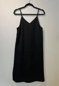 GU サテンVネックキャミソールワンピース