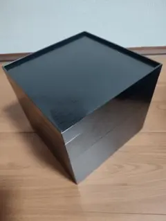 黒×赤色の3段重箱
