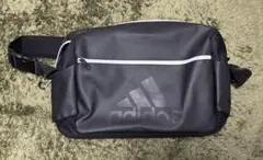 adidas アディダス　スポーツバッグ　ショルダーバッグ　ブラック