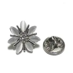 pin-2057　ラペルピン★ピンズ　花　フラワー　花びら7枚　グレー　シルバー