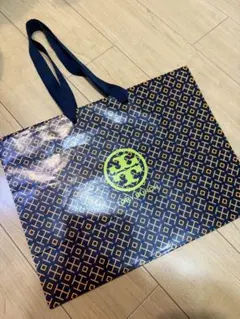 トリーバーチ ショッピングバッグ 大